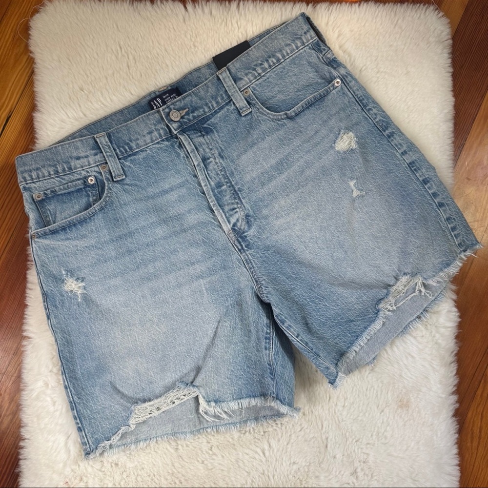 GAP NWT High Rise Cheeky Midi Denim Short Size 18 / 34